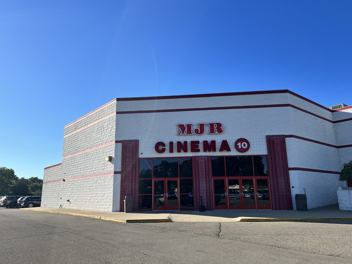 Adrian Cinema 10